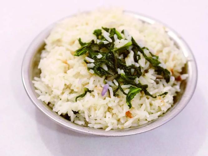 宴席上的鹹飯